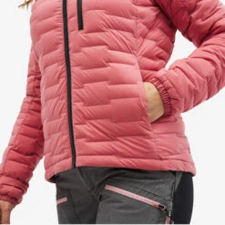 Flex Down Jacket Women Holly Berry -Truefit Wear Shop 4010c129 f21e 4dea 89a5 b22f40b0ddba