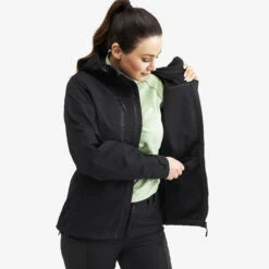Wander Pro Jacket Women Black -Truefit Wear Shop 6f2f76fb ec54 4ddd b815 1c132dbd32a5