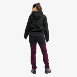 Hybrid Jacket 2.0 Women Black -Truefit Wear Shop 9a20ae27 d72c 4243 8564 7c3c97d15f6c