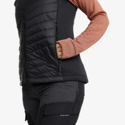 Radical Insulate Vest Women Black -Truefit Wear Shop d5f1e9a1 0130 42a3 b102 992c8d80b15d